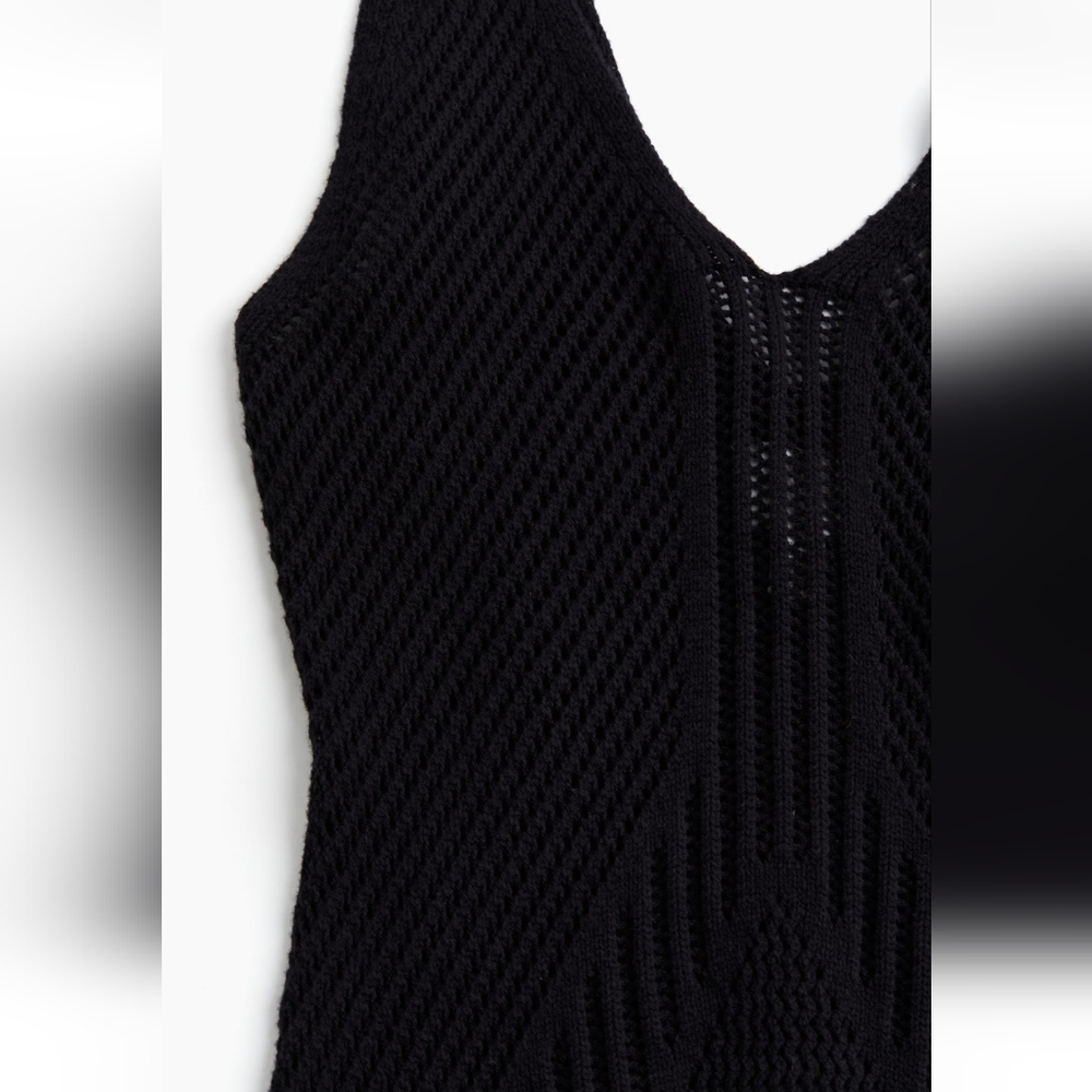 Elegant Black Knit Dress - Picture 2 of 8